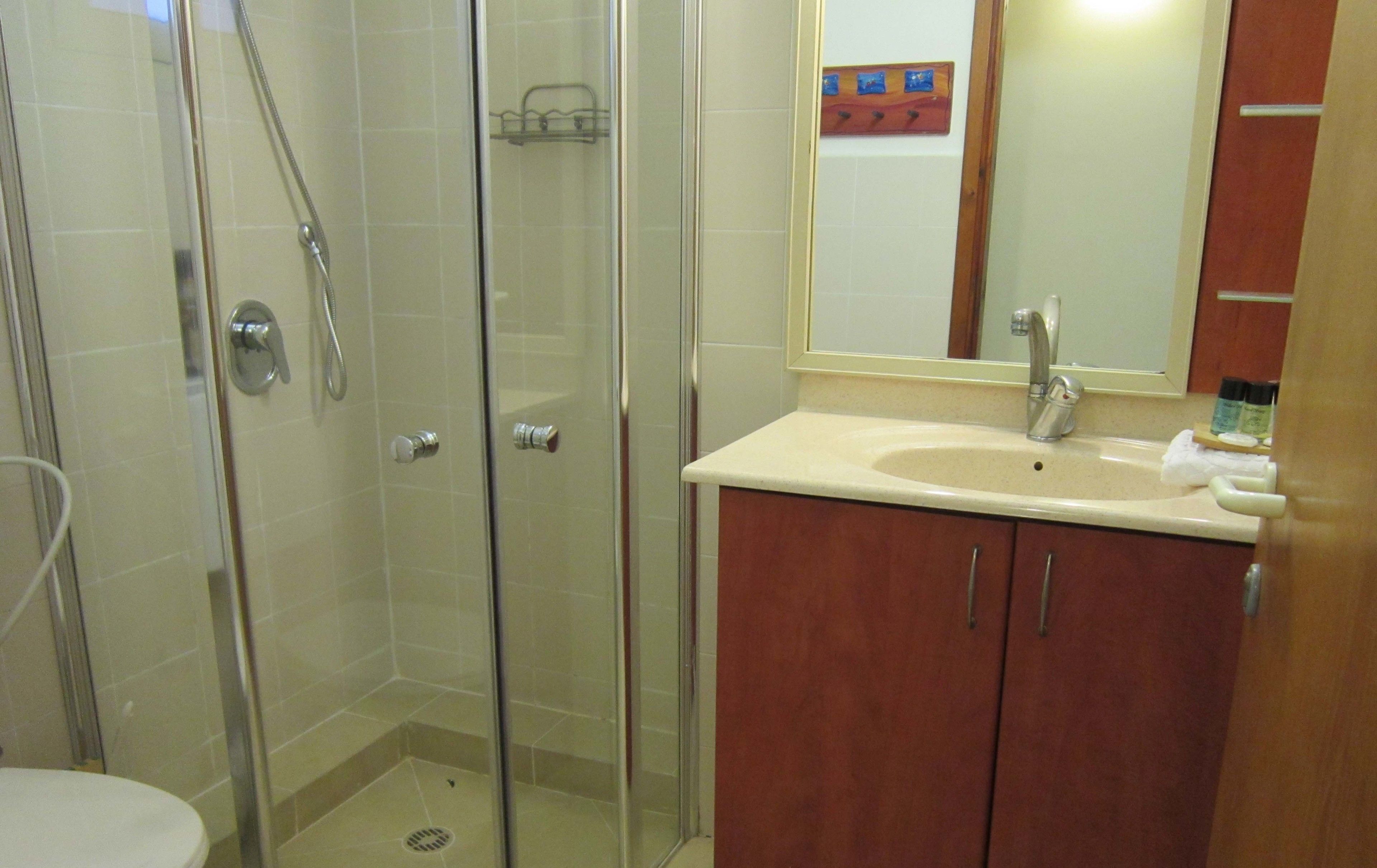 family room | bathroom | free toiletries, hair dryer, towels