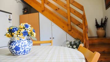 Apartment, 2 Bedrooms | In-room dining