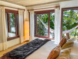 Suíte superior | Roupas de cama premium, frigobar, cofres nos quartos