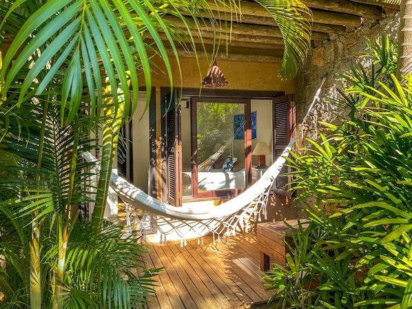 Quarto casal ou duplo básico, 1 quarto | Roupas de cama premium, frigobar, cofres nos quartos