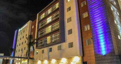 Holiday Inn Express & Suites Celaya by IHG