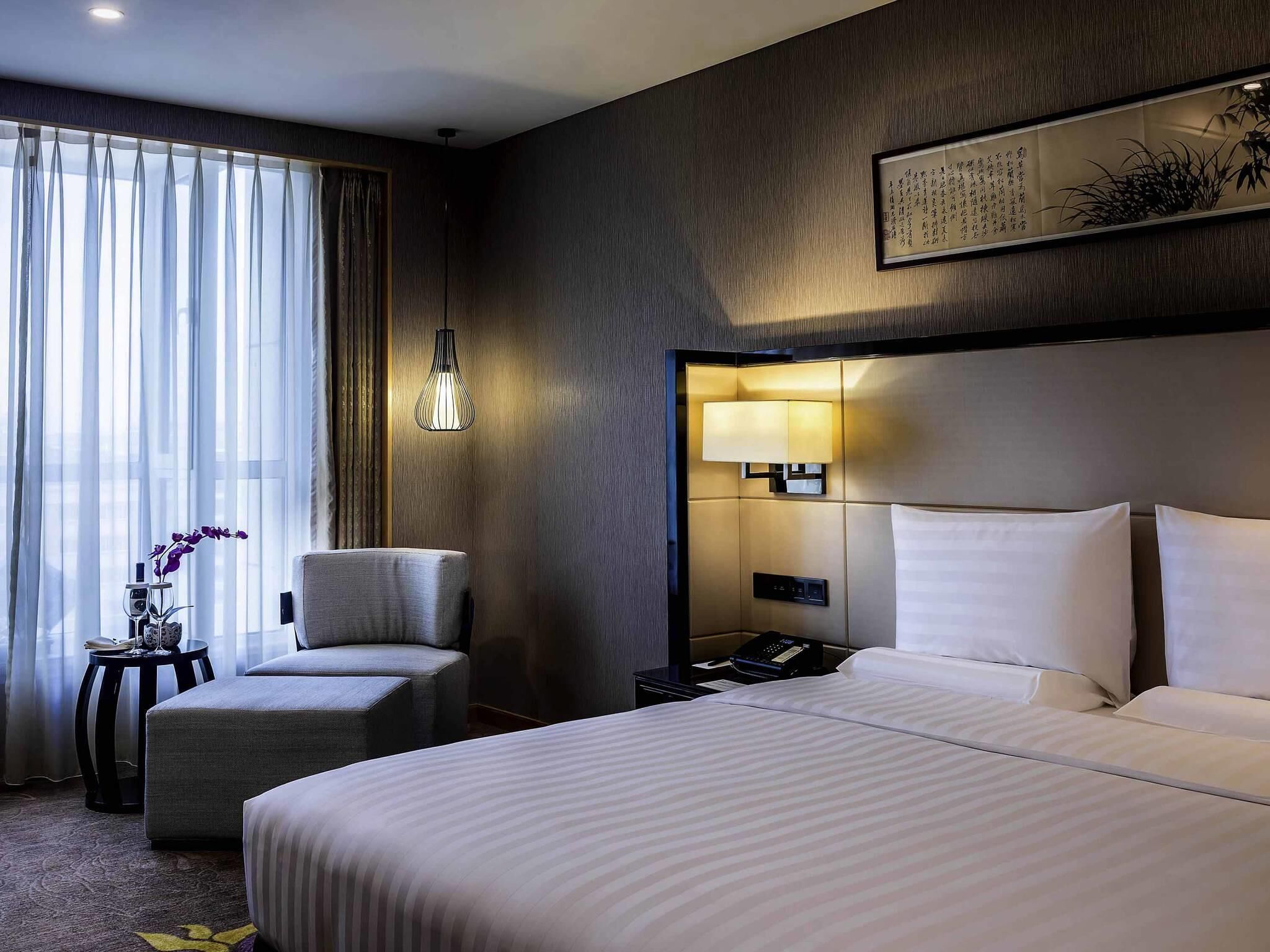 Minibar, in-room safe, desk, iron/ironing board