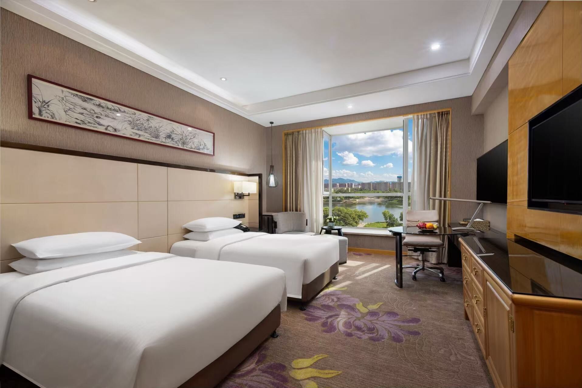 Rom – deluxe, 2 enkeltsenger | Minibar, safe på rommet, skrivebord og strykejern/-brett