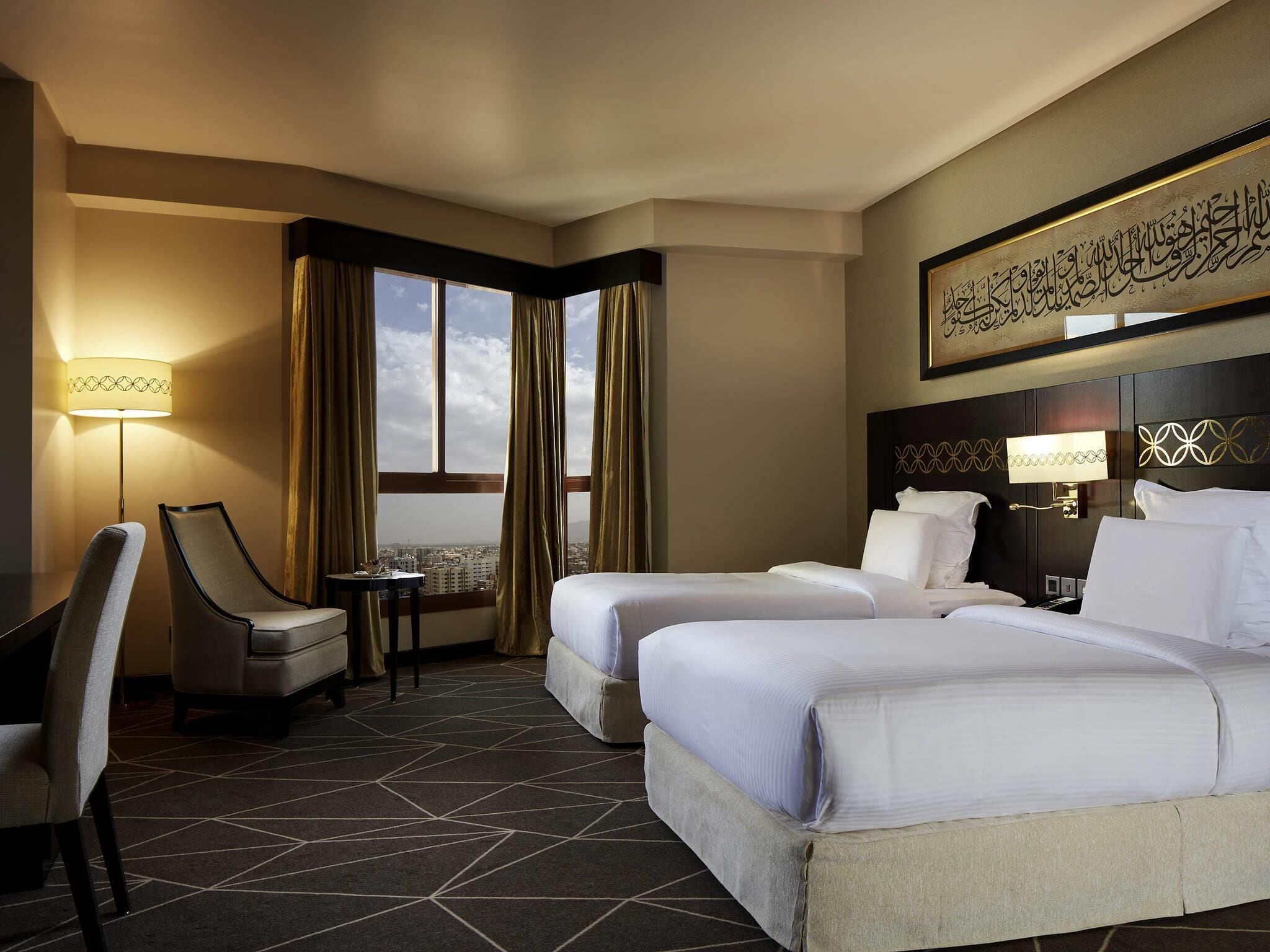 Premium bedding, in-room safe, desk, laptop workspace