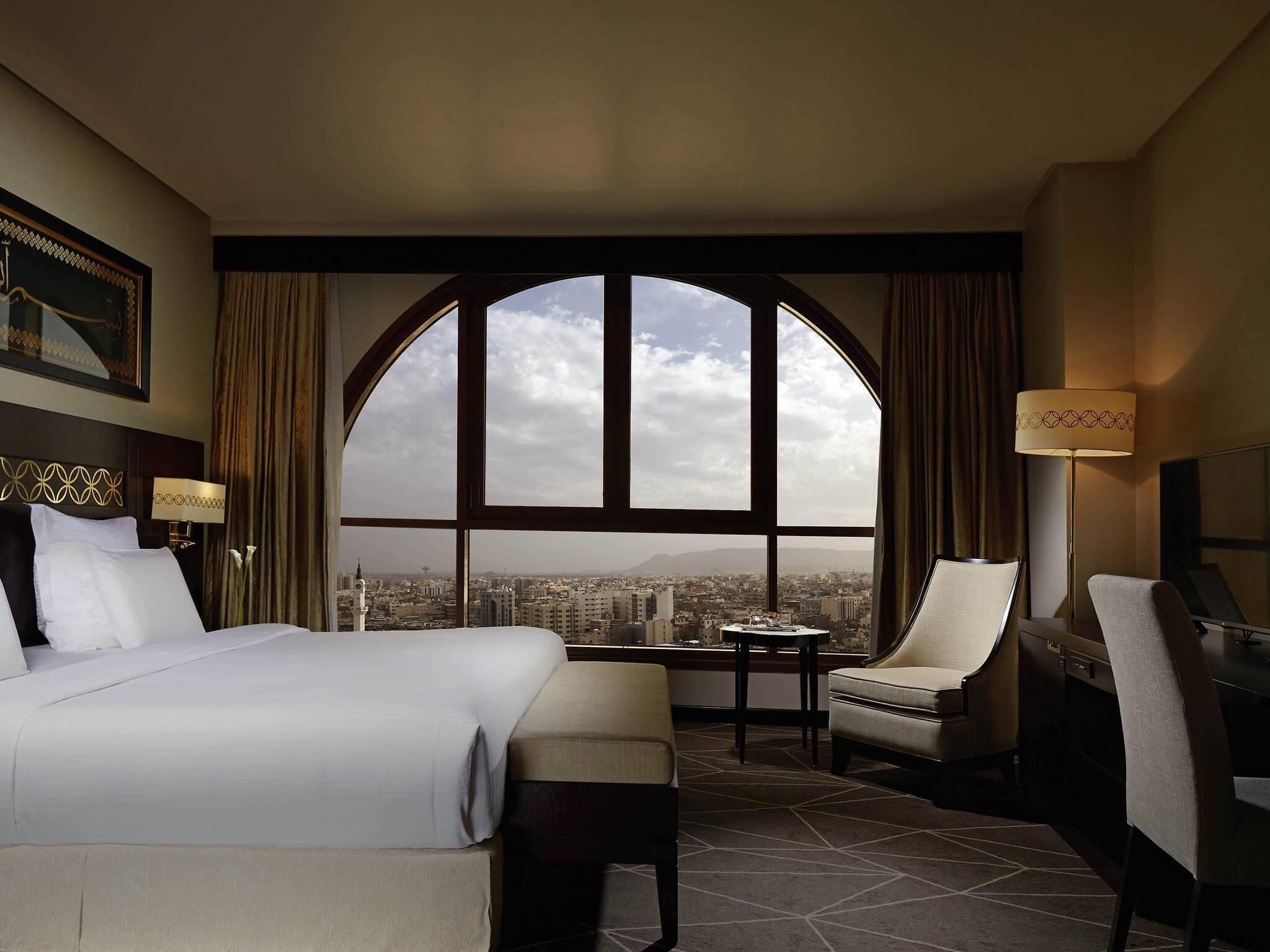 Literie de qualité supérieure, coffres-forts dans les chambres, bureau