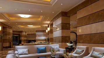 4 restaurants, breakfast, lunch, dinner served; international cuisine