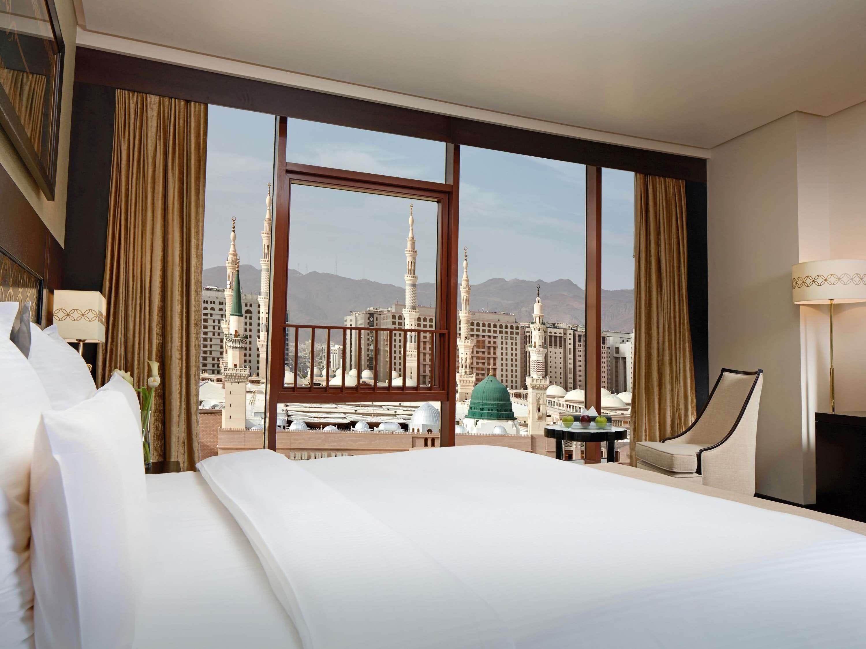 Deluxe Room, 1 King Bed (Panoramic Haram View) | Premium bedding, in-room safe, desk, laptop workspace