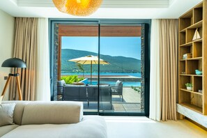 Flat-screen TV - La Blanche Island Bodrum - All Inclusive (Milas)