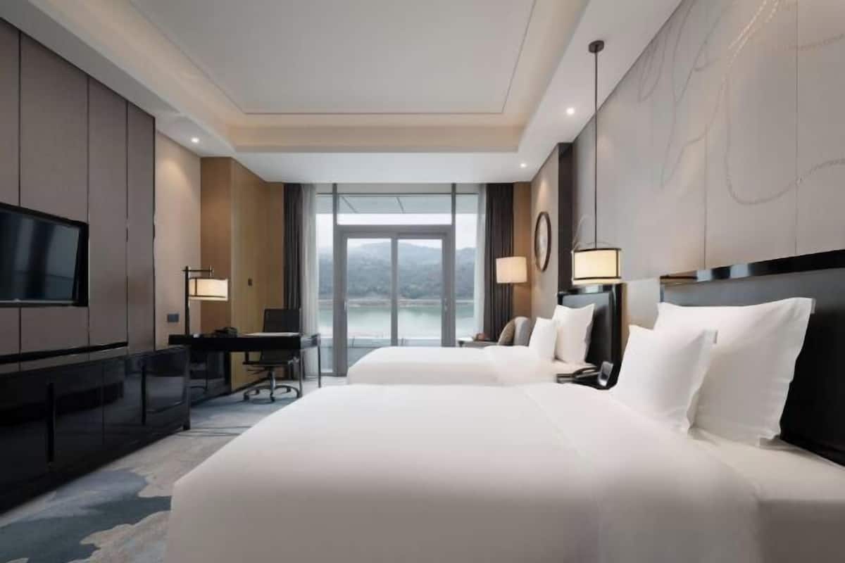 Minibar, in-room safe, desk, soundproofing