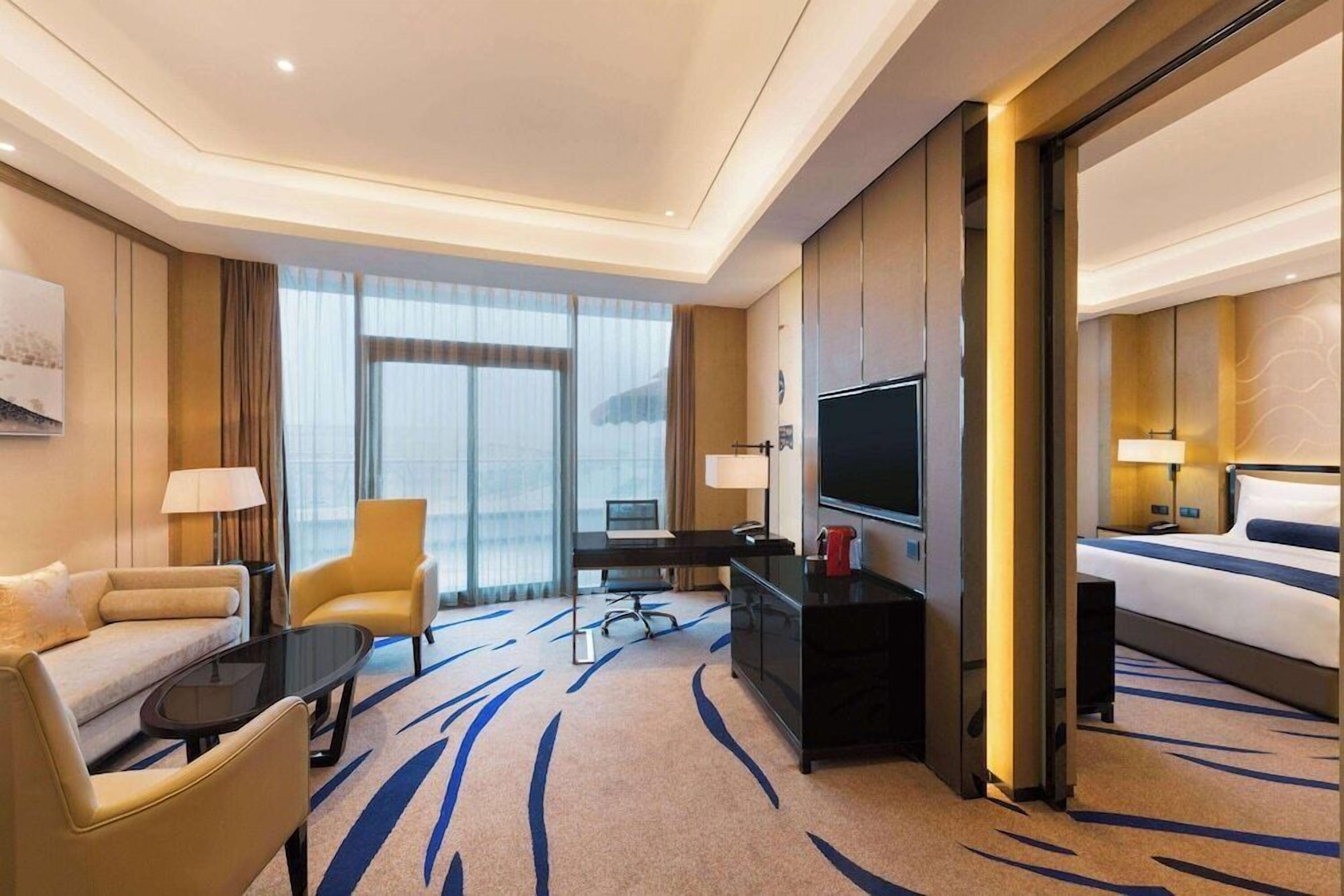Minibar, in-room safe, desk, soundproofing