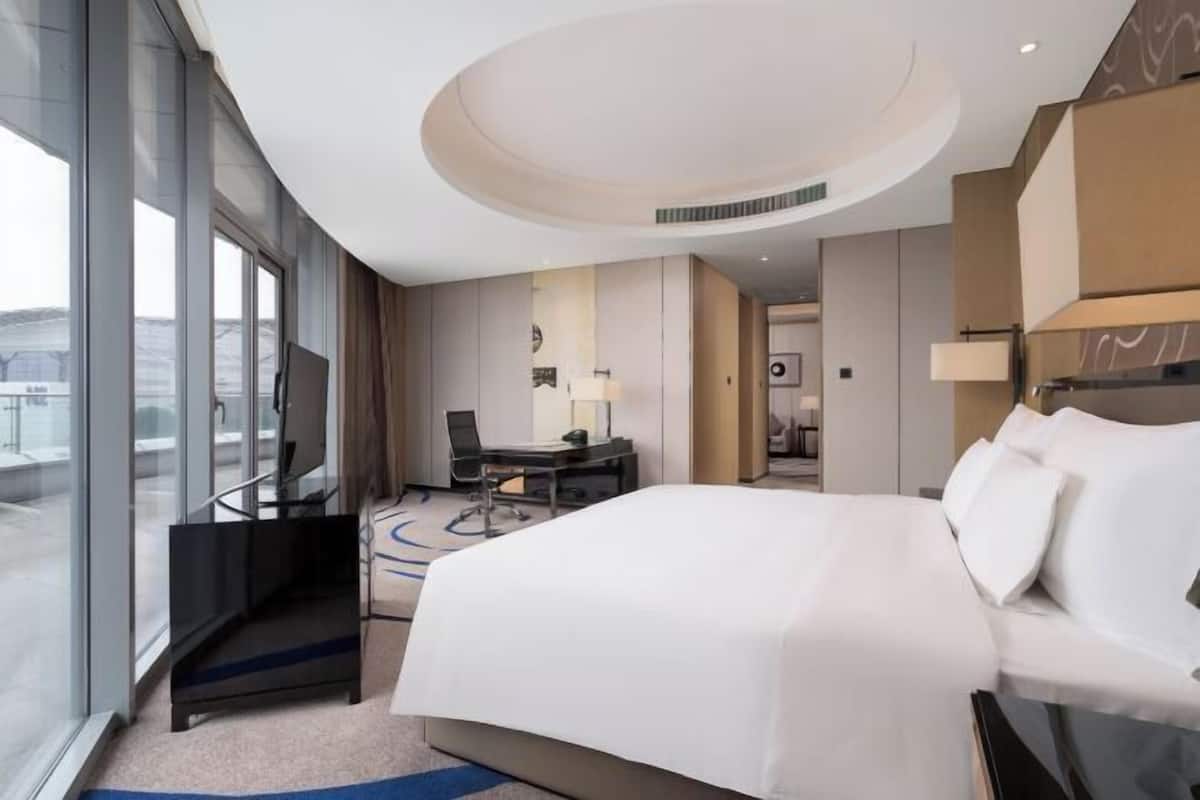 Minibar, in-room safe, desk, soundproofing