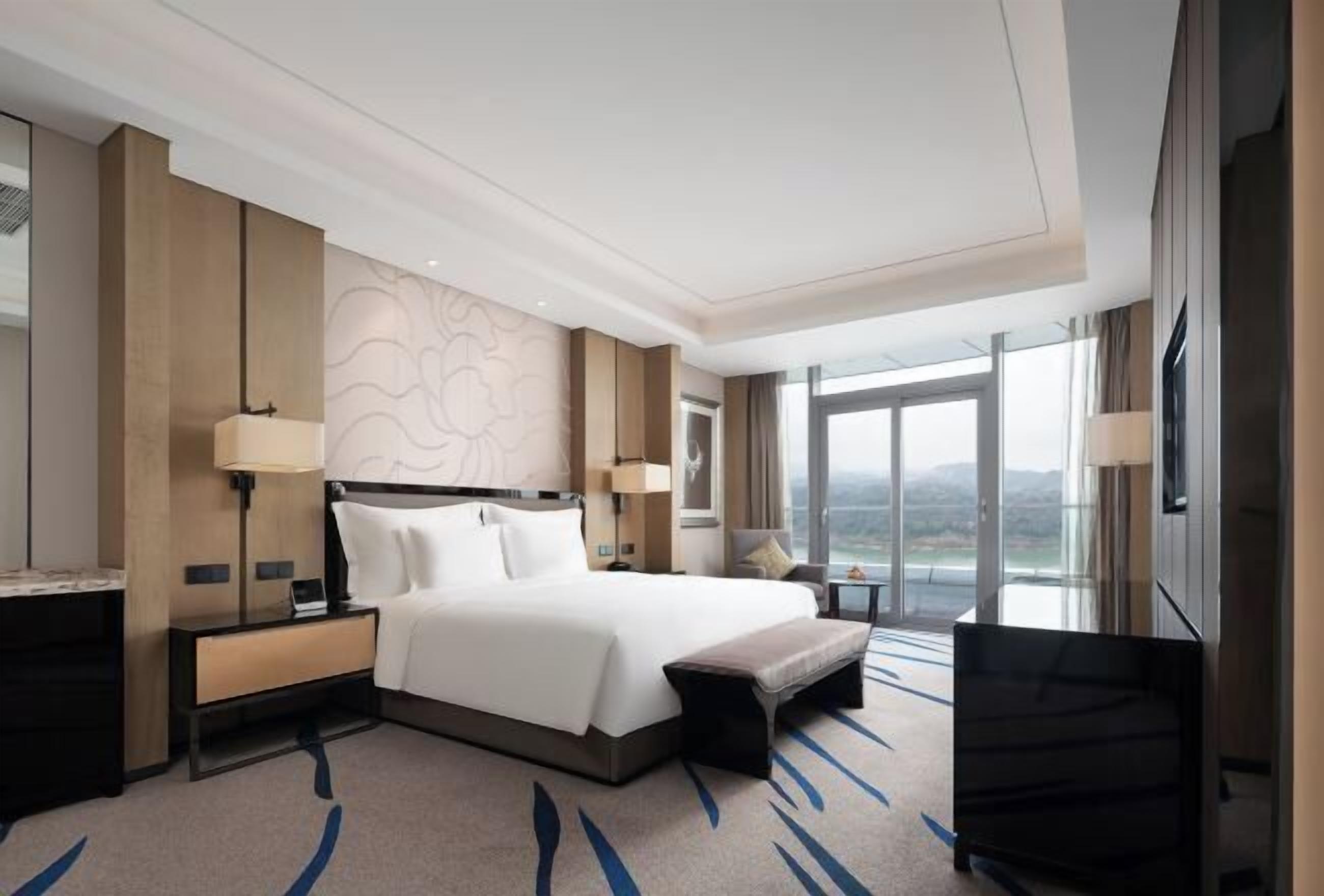 Minibar, in-room safe, desk, soundproofing