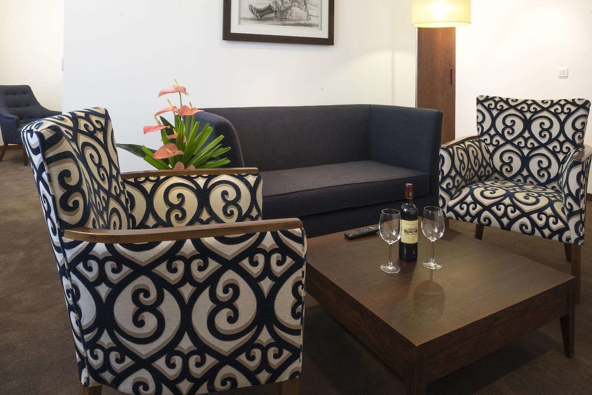 in-room safe, desk, laptop workspace, blackout curtains