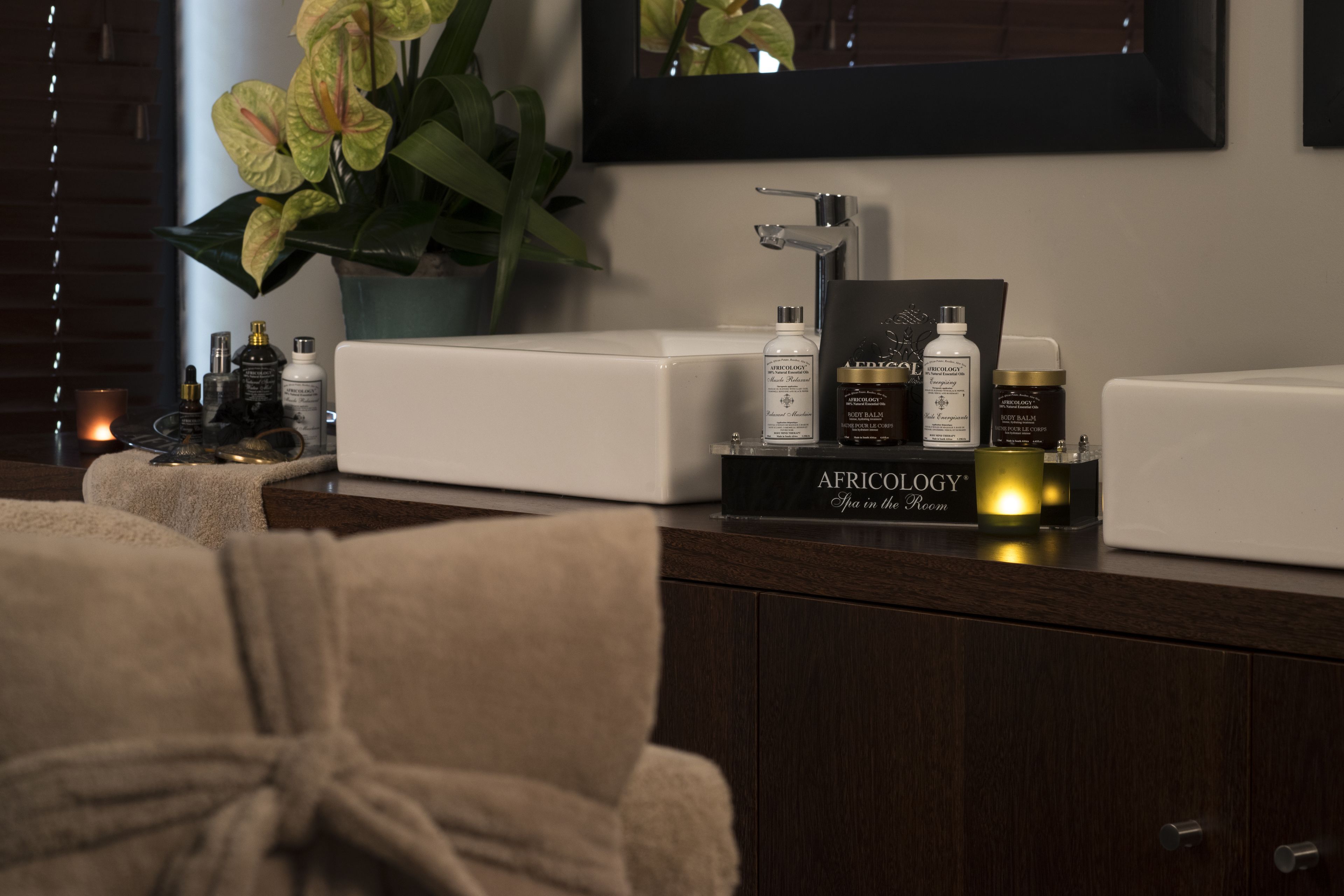 body treatments, facials, 2 treatment rooms