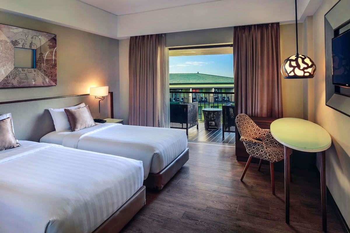 deluxe twin room, 2 single beds, balcony | 1 bedroom, premium bedding, minibar, in-room safe