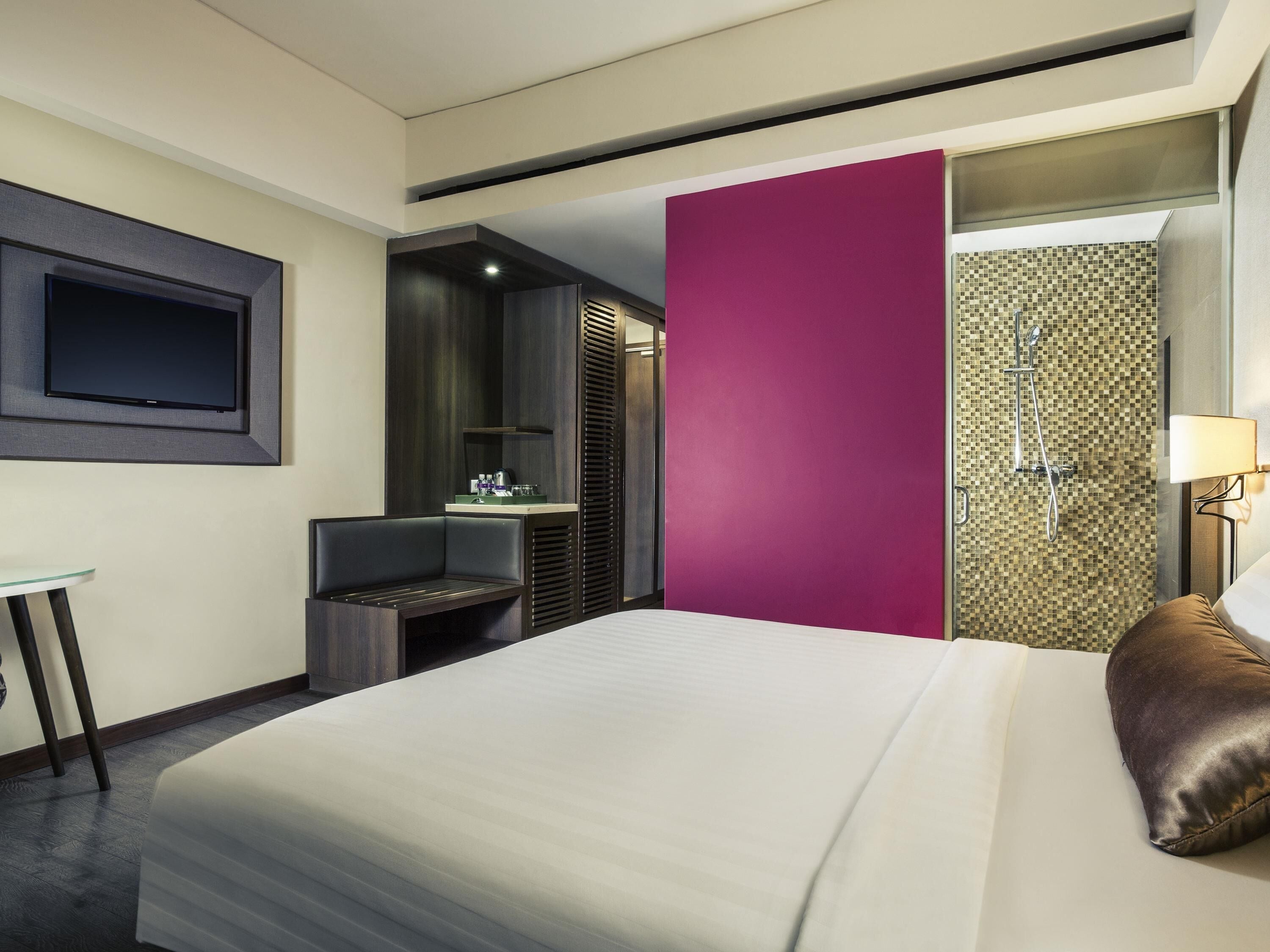 Premium bedding, minibar, in-room safe, desk
