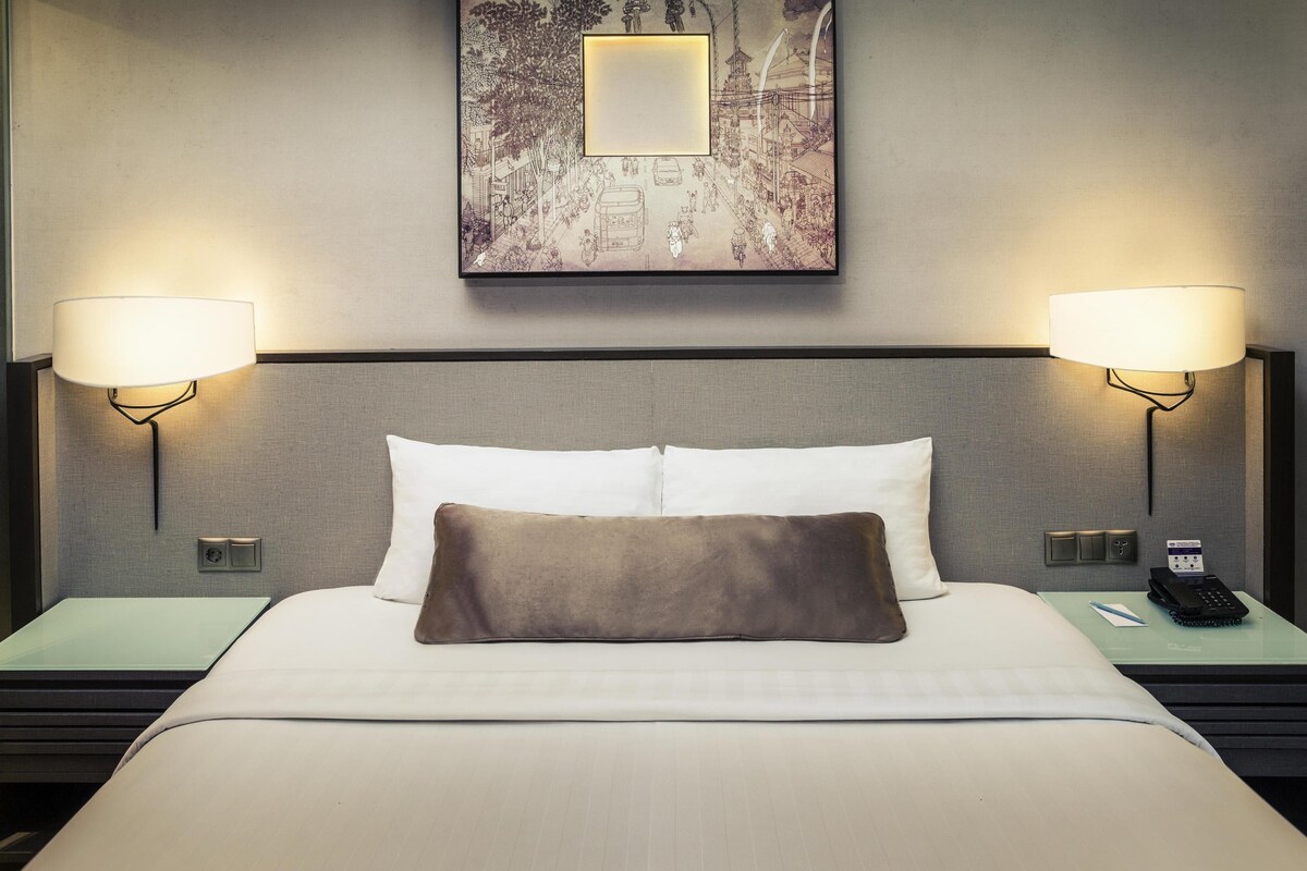 Habitación superior, 1 cama de matrimonio grande | Ropa de cama de alta calidad, minibar, caja fuerte y escritorio