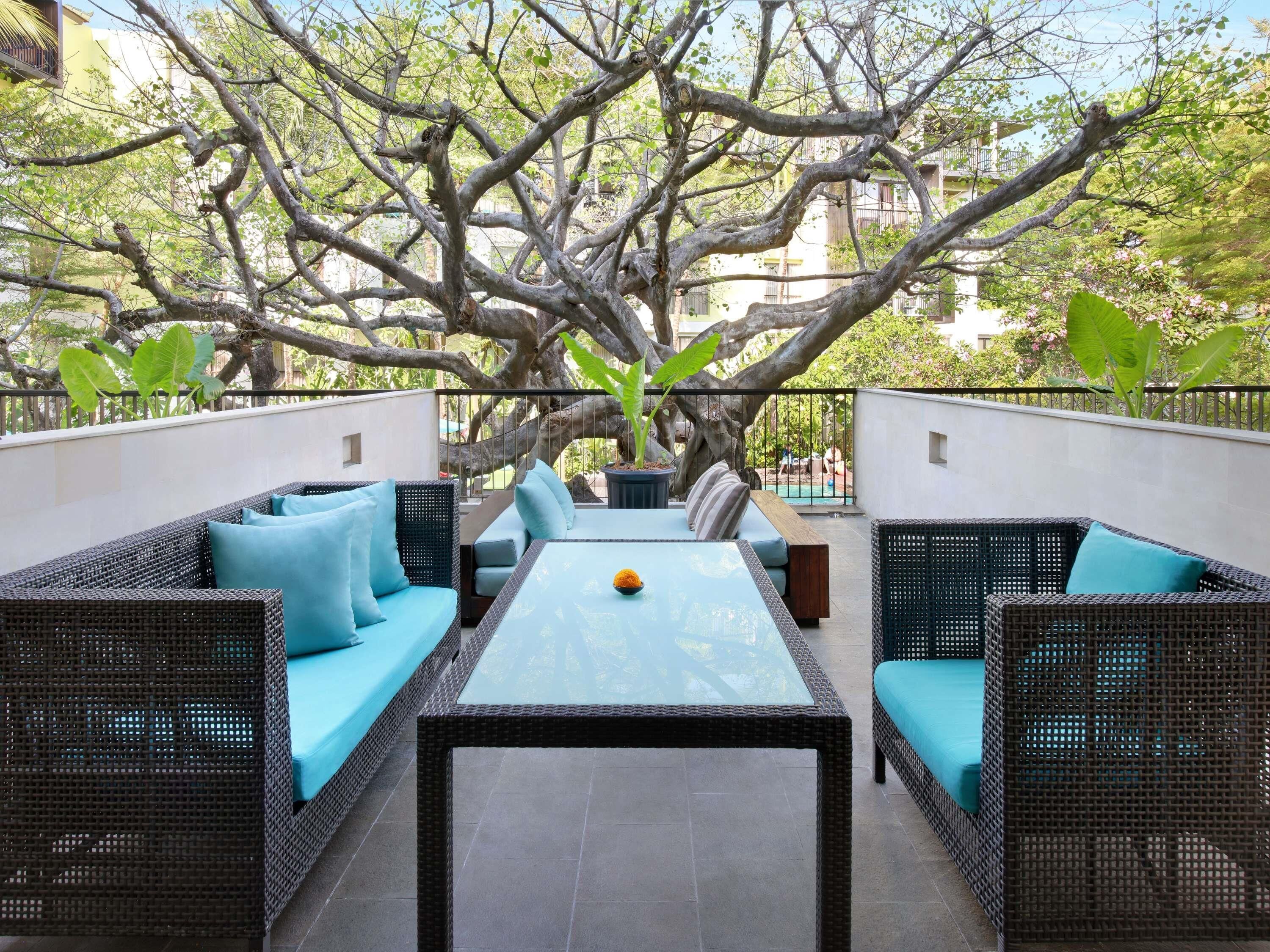 Privilege, Room, 1 King Bed, Balcony | Premium bedding, minibar, in-room safe, desk