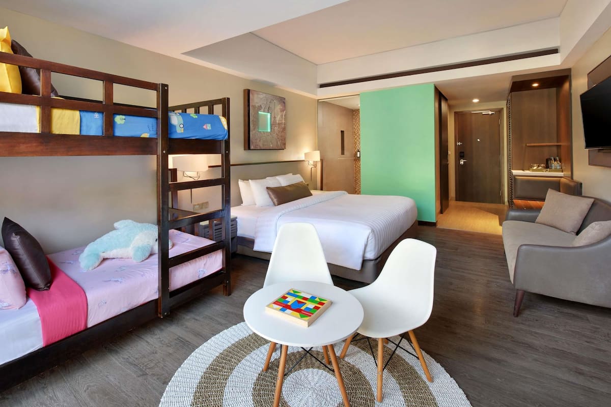 Family Room with 1 King Size and Children Bunk Bed | 1 quarto, roupas de cama premium, frigobar, cofres nos quartos