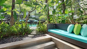 Deluxe Room, 1 King Bed, Pool Access | Premium bedding, minibar, in-room safe, desk