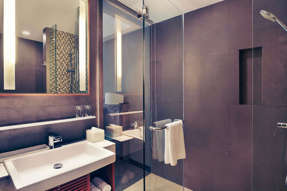 1 Schlafzimmer, hochwertige Bettwaren, Minibar, Zimmersafe