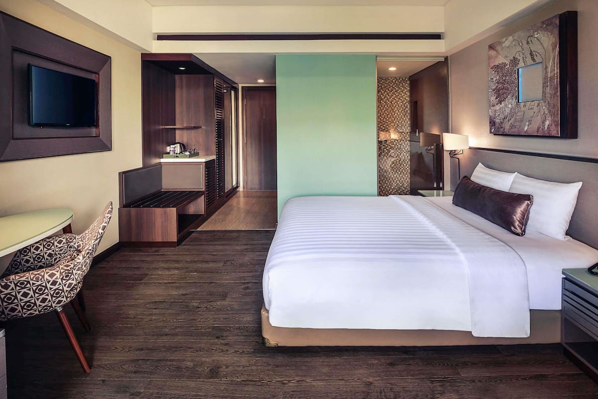 Chambre Deluxe, 1 lit double, balcon | 1 chambre, literie de qualité supérieure, minibar
