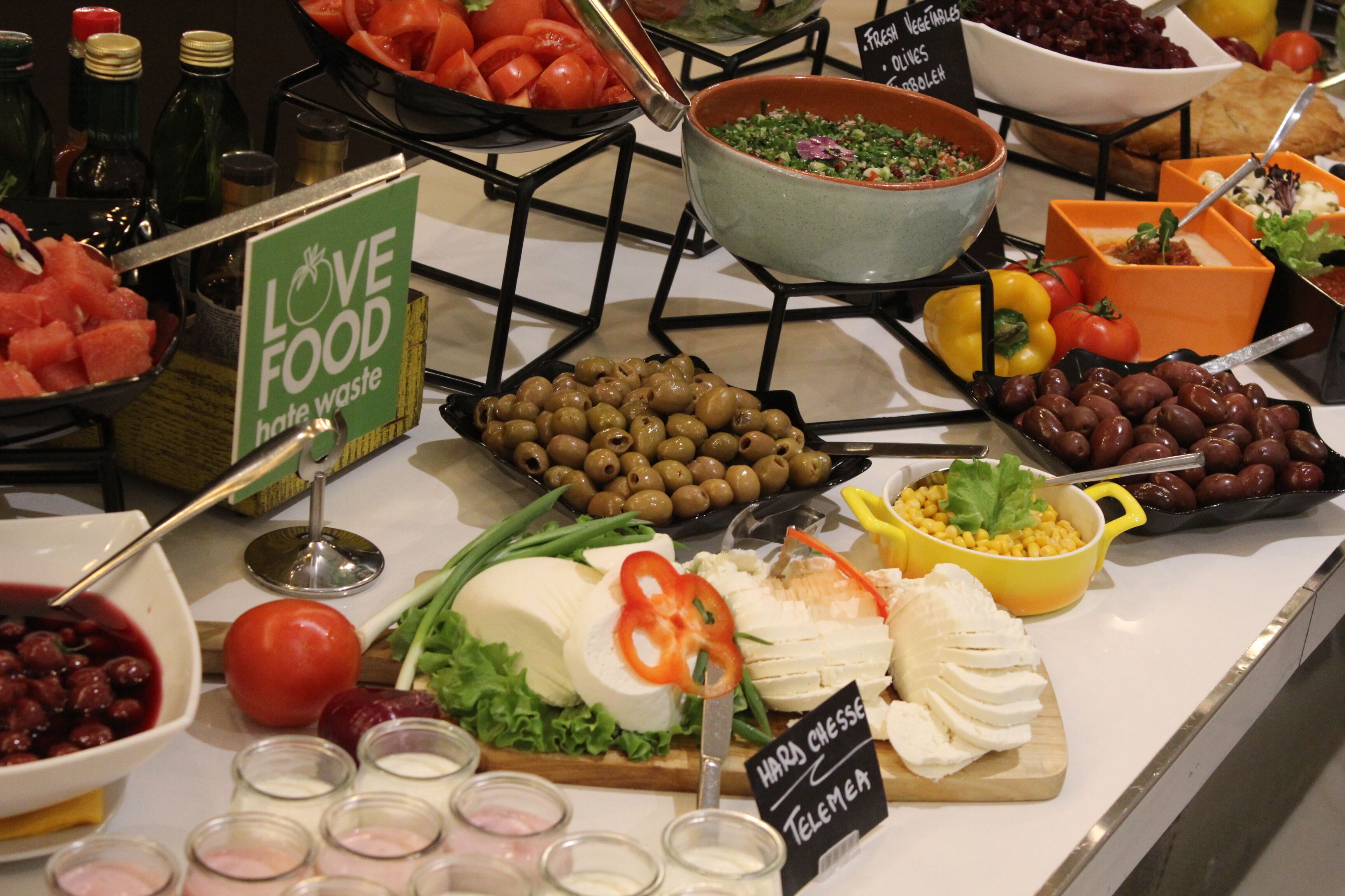 daily buffet breakfast (ron 75 per person)