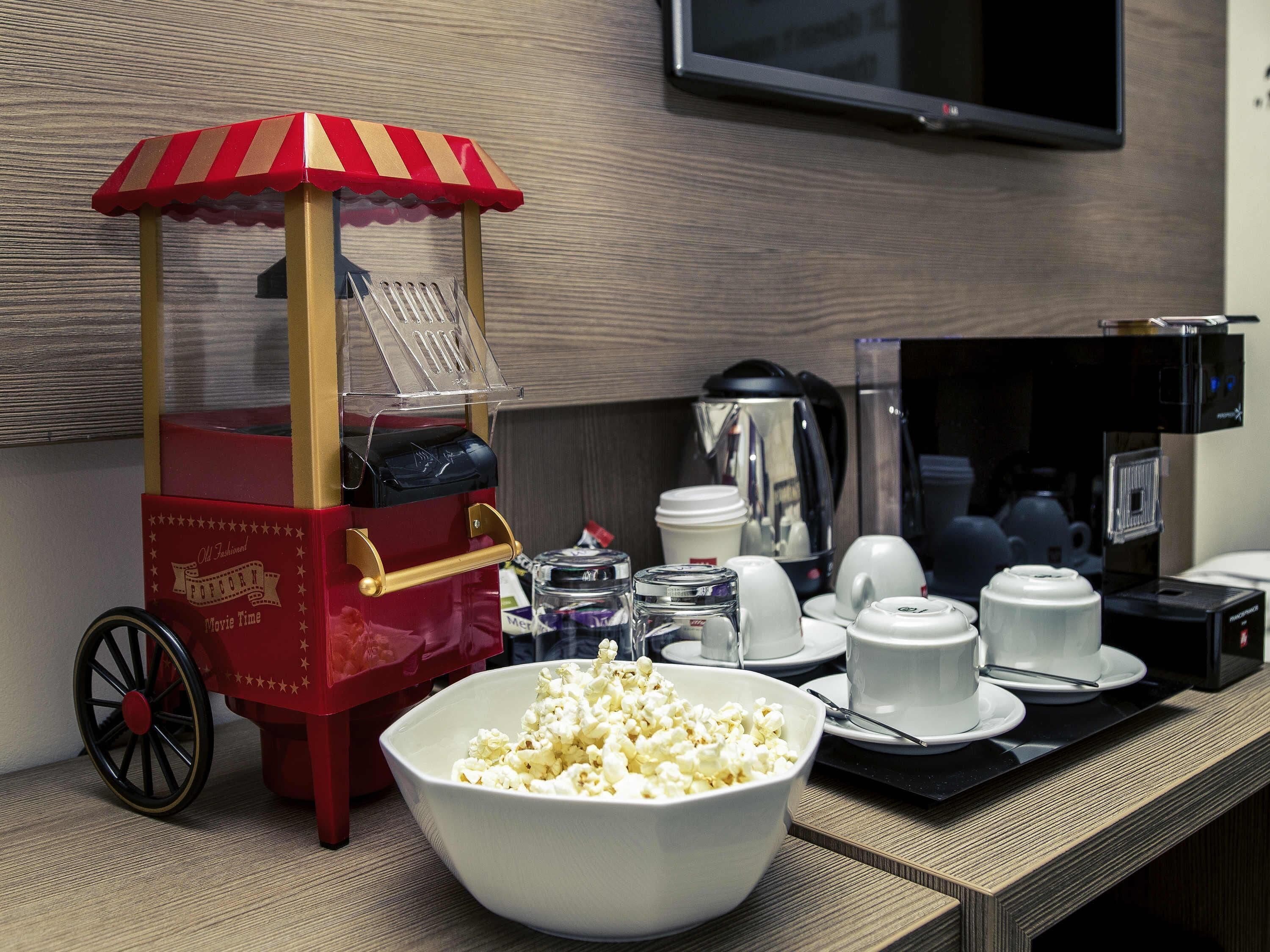 Cubrecamas, minibar, caja de seguridad en la habitación y escritorio 