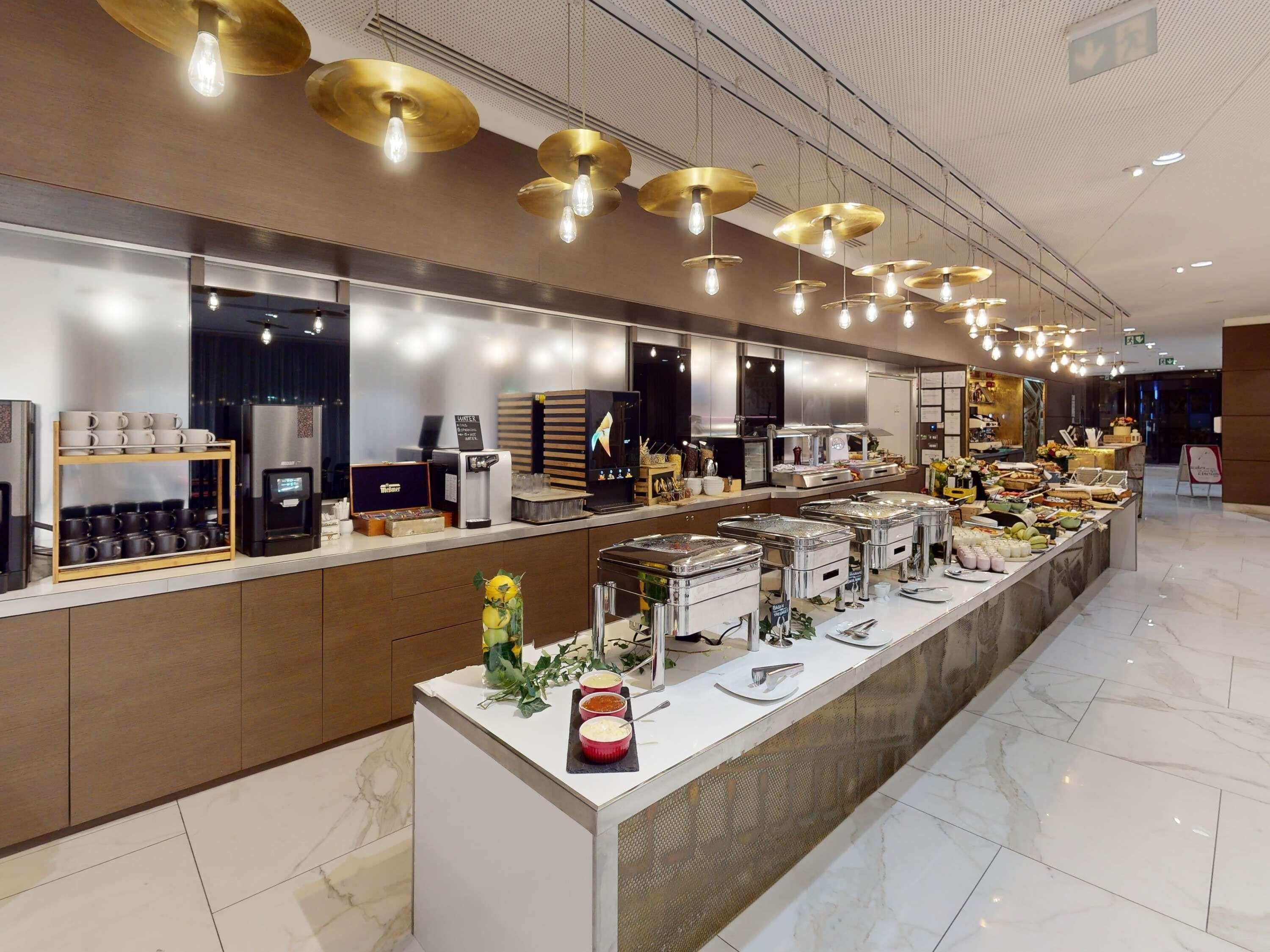 Daily buffet breakfast (RON 75 per person)