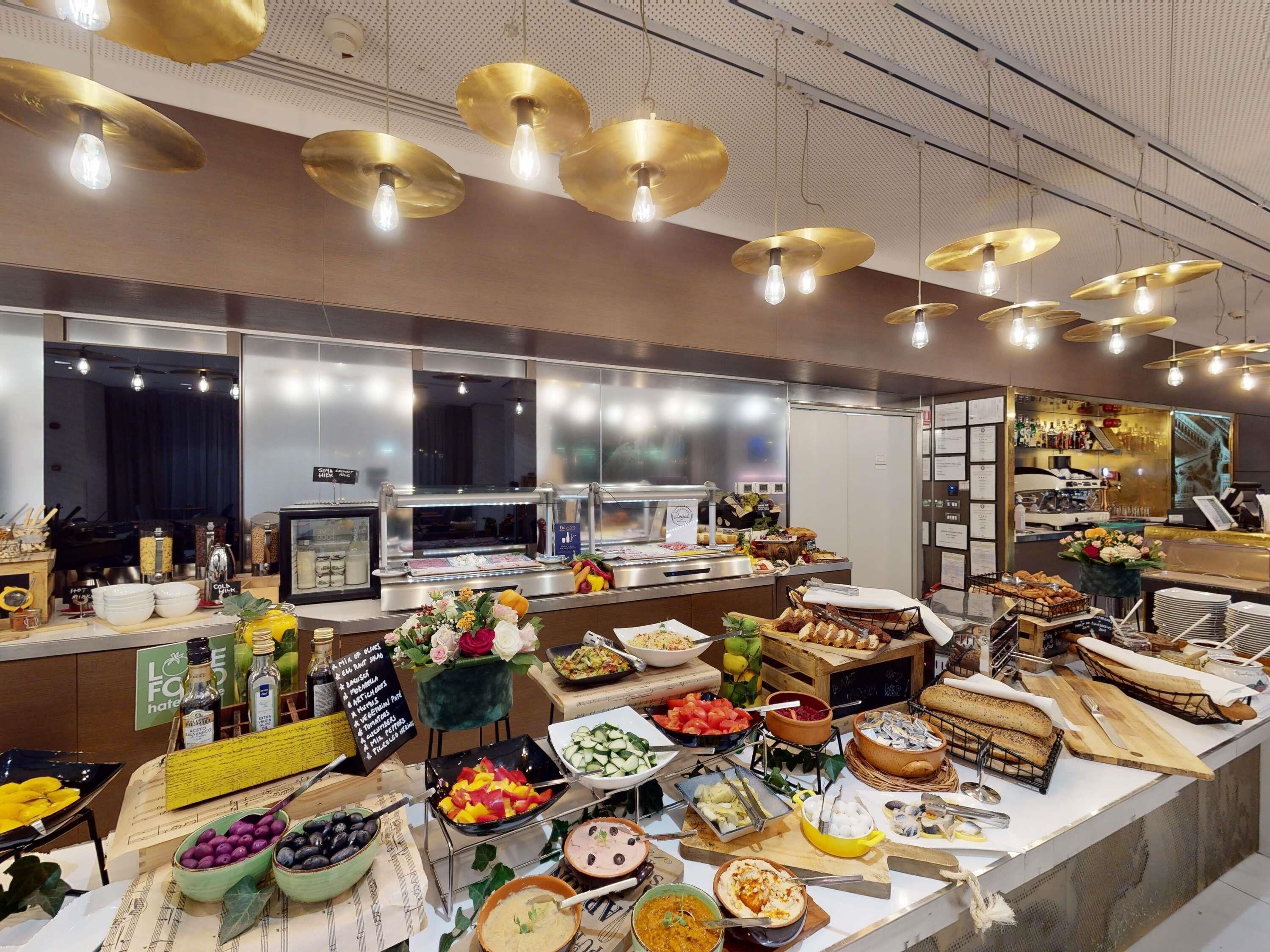 Daily buffet breakfast for a fee
