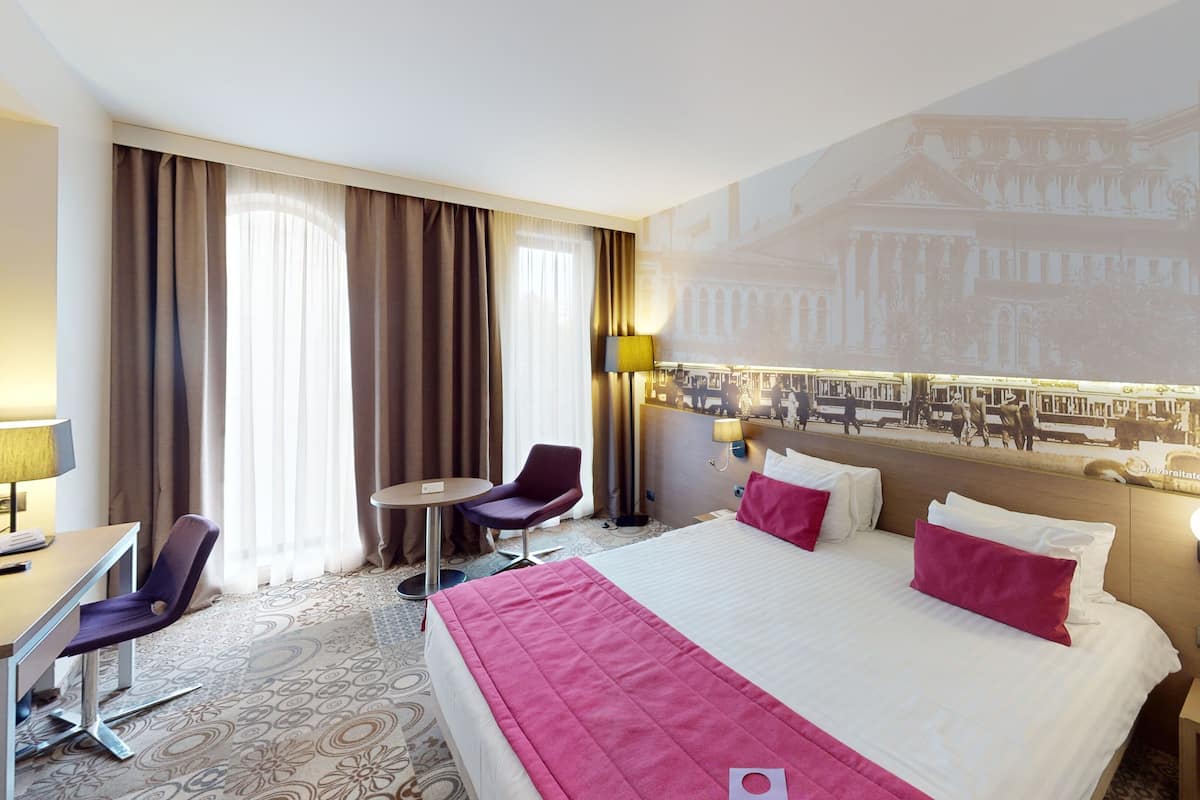 Superior Room, 1 Double Bed (City Side) | Down comforters, minibar, in-room safe, desk