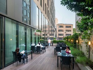 Breakfast, lunch and dinner served - Mercure Bucharest City Center (Bucharest)