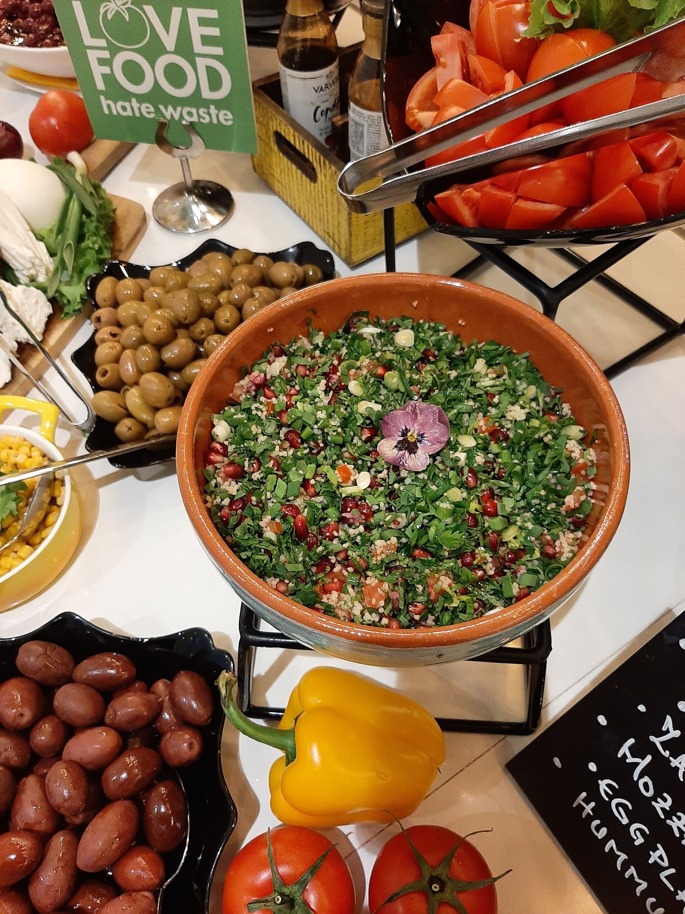 daily buffet breakfast (ron 75 per person)