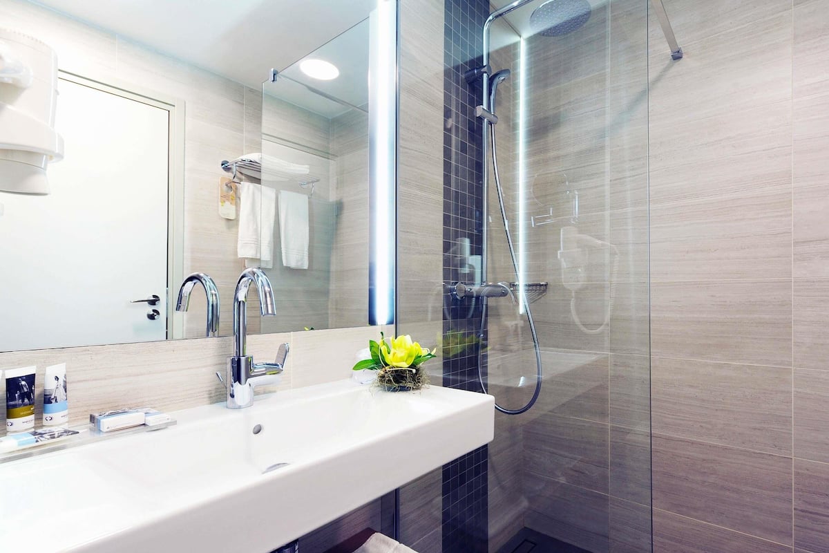 Down comforters, minibar, in-room safe, desk