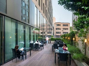 Breakfast, lunch and dinner served - Mercure Bucharest City Center (Bucharest)