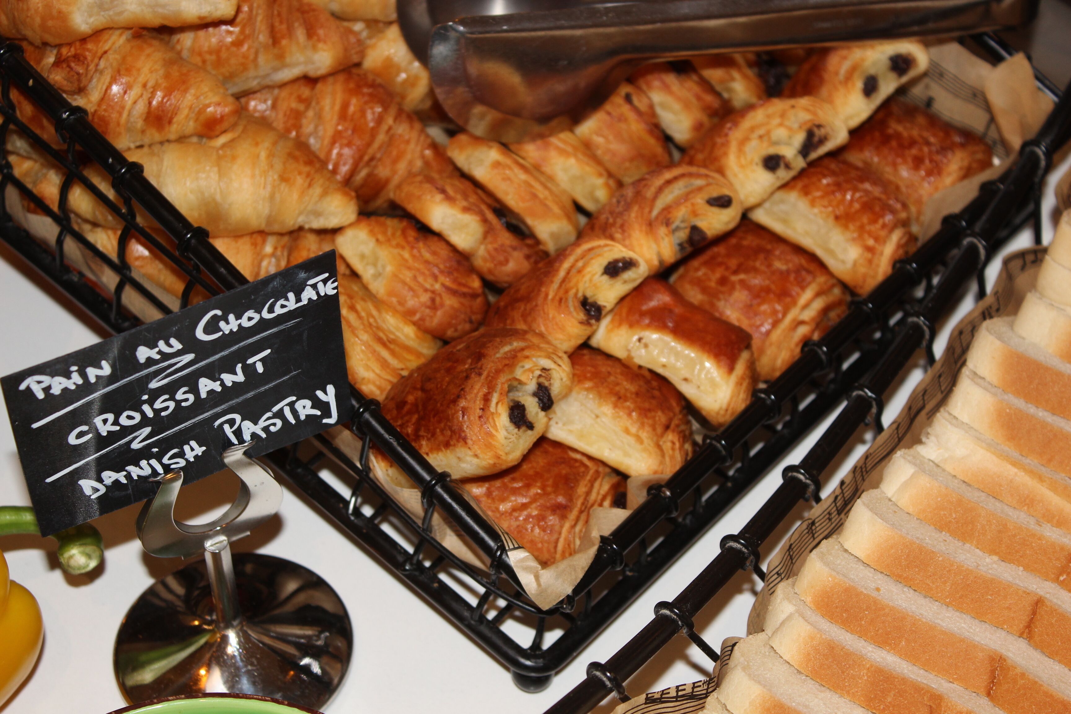 daily buffet breakfast (ron 75 per person)