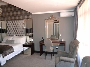 TV - President Hotel & Conference Venue (Bloemfontein)