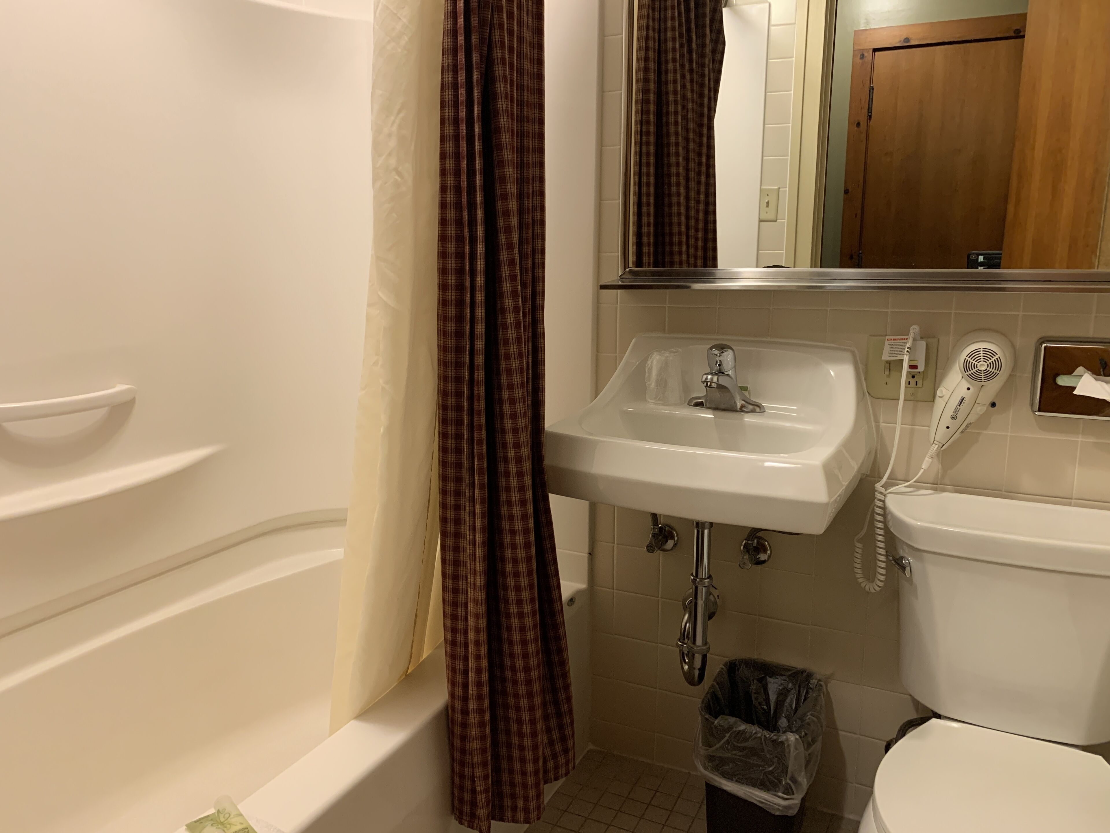 standard room, 2 double beds (lodge wing two doubles room) | bathroom | hair dryer, towels