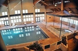 Indoor spa tub