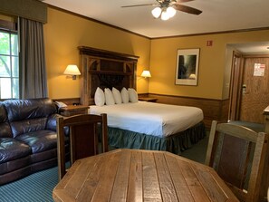 标准房, 1 张特大床 | 熨斗/熨衣板、床单