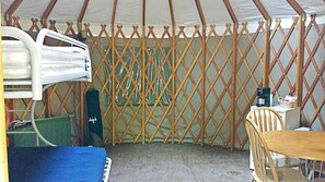 Room - Snowflower RV Resort (Emigrant Gap)