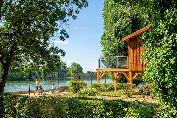 2-Bedroom Apartment, 1 mezzanine : 9/11 people | View from room