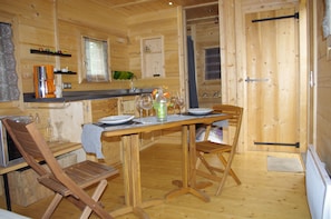 Private kitchen - Camping les Portes du Beaujolais (Anse)