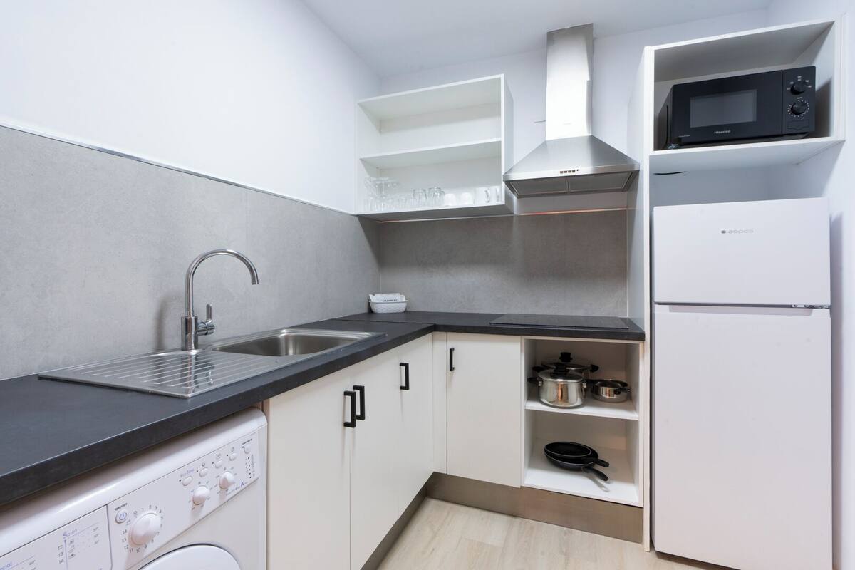 apartment, 2 bedrooms, terrace | private kitchen | full-sized fridge, microwave, stovetop, coffee/tea maker