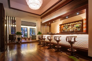 2 bars/lounges, poolside bar - THE PRIVILEGE FLOOR by Lotus Blanc (Siem Reap)