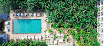 THE PRIVILEGE FLOOR by Lotus Blanc