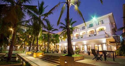 THE PRIVILEGE FLOOR by Lotus Blanc