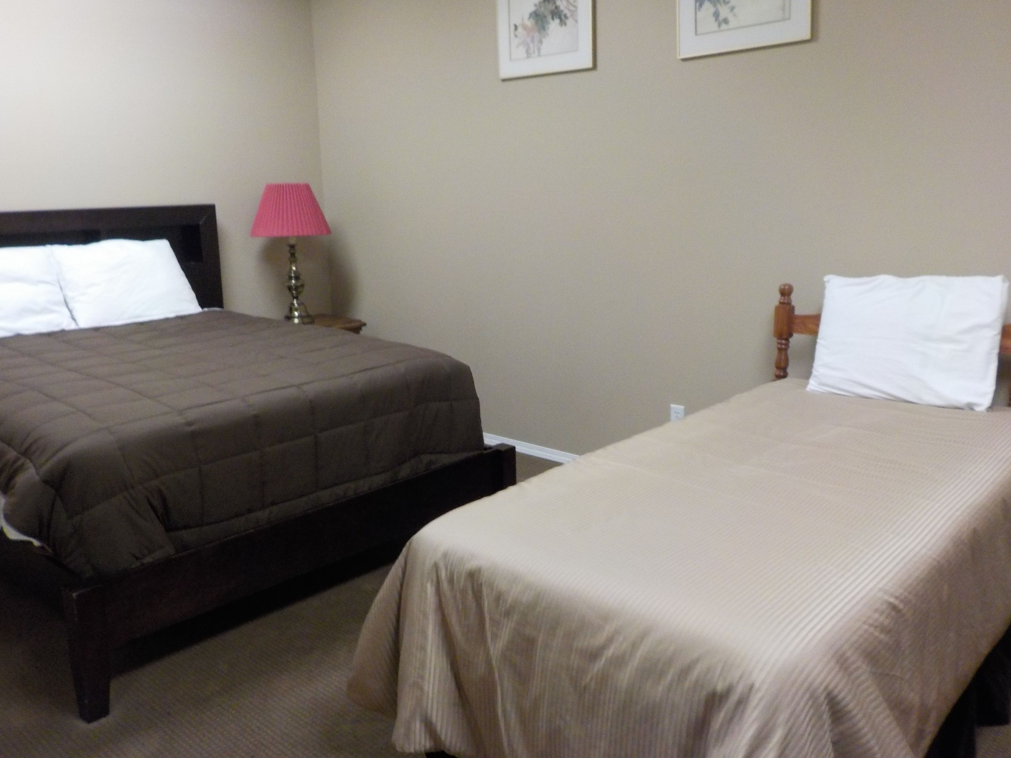 Quarto família, várias camas | Wi-Fi de cortesia, roupa de cama