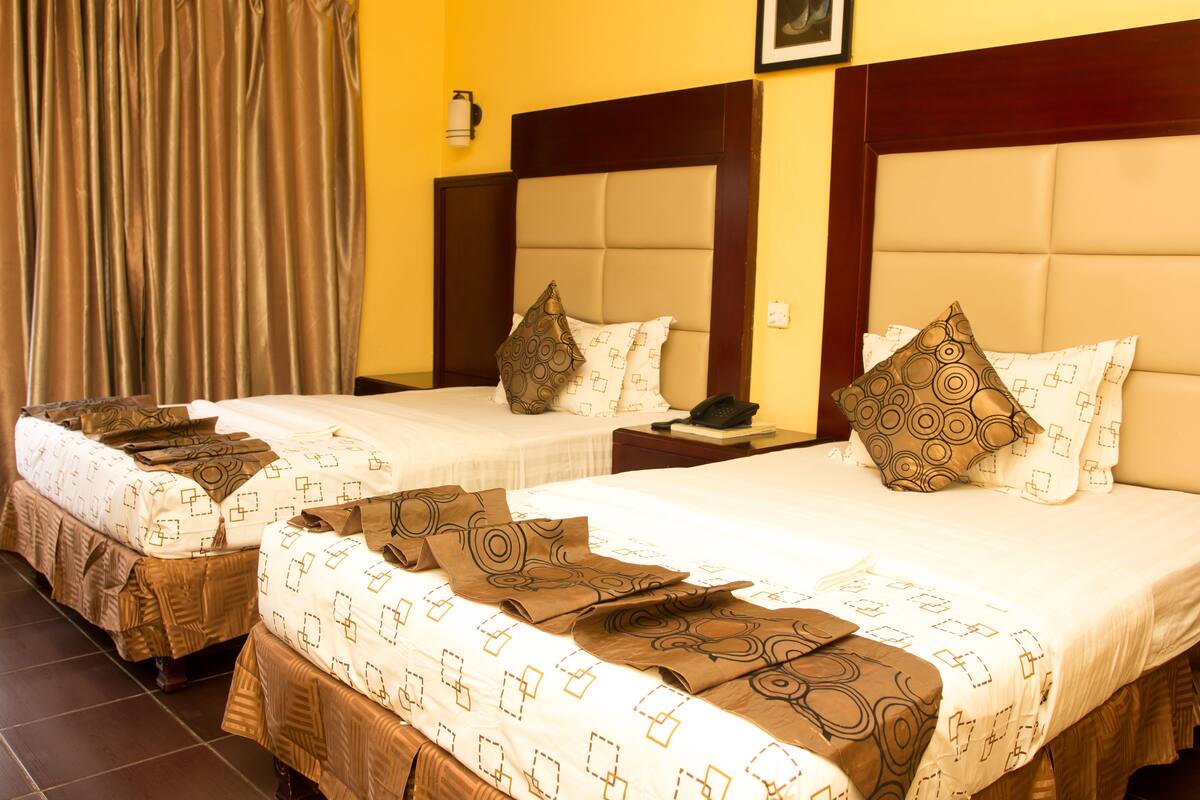 Twin Room | Premium bedding, minibar, in-room safe, desk