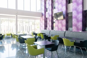 Free daily buffet breakfast  - Holiday Inn Express & Suites Hermosillo by IHG (Hermosillo)